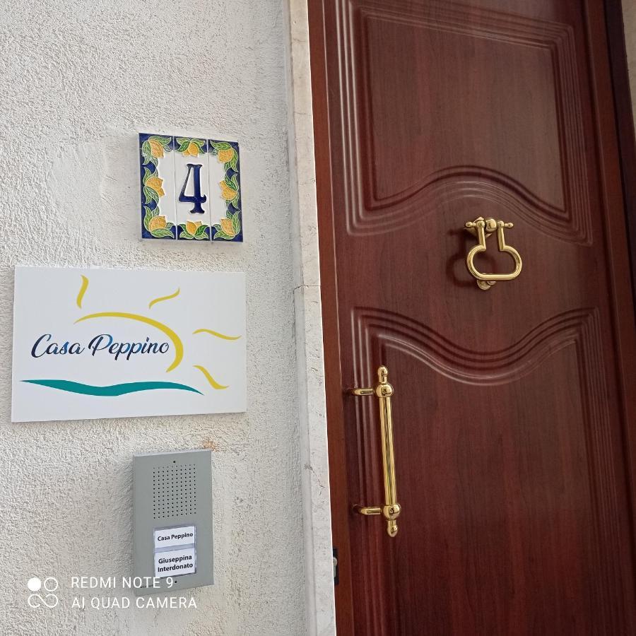 Casa Peppino Lägenhet Letojanni Exteriör bild