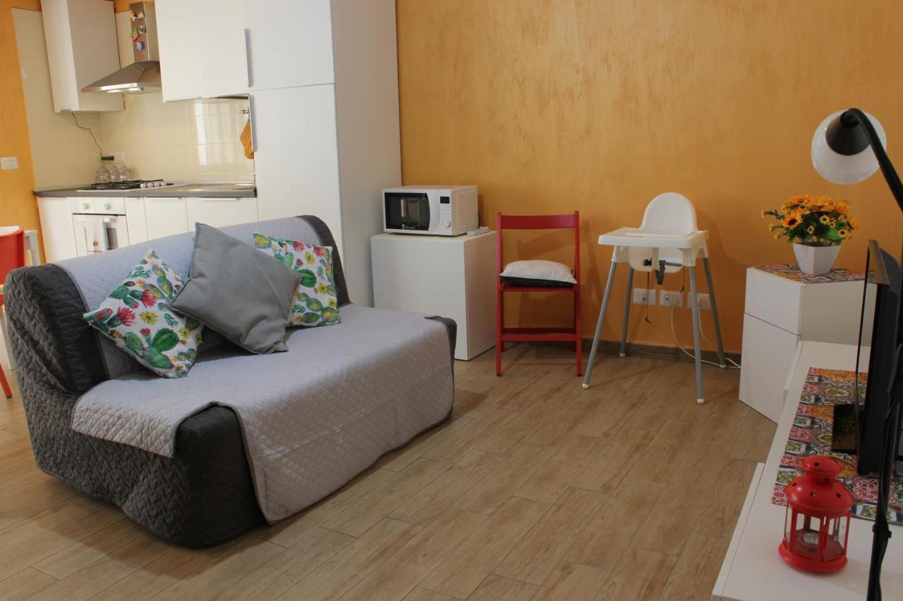 Casa Peppino Lägenhet Letojanni Exteriör bild