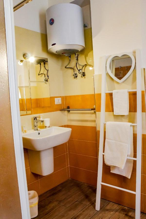 Casa Peppino Lägenhet Letojanni Exteriör bild
