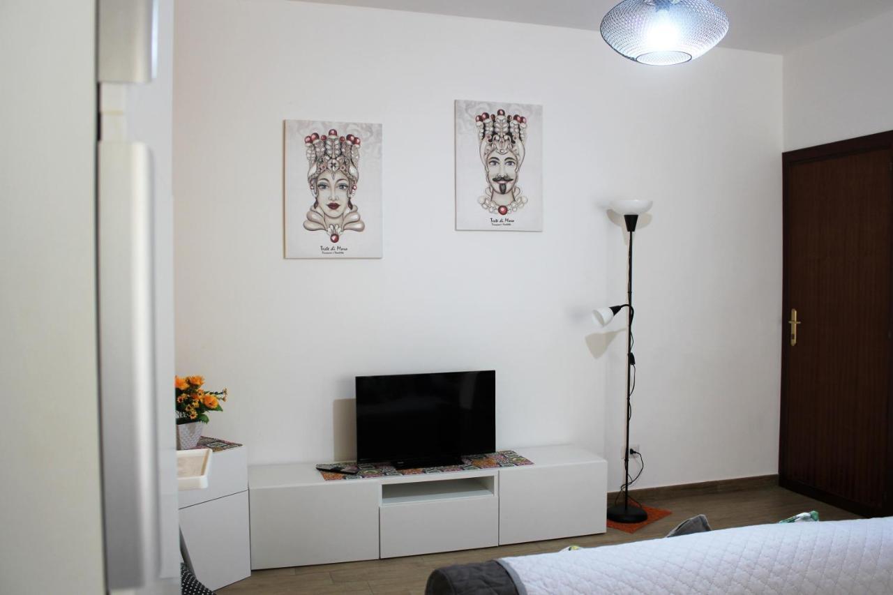 Casa Peppino Lägenhet Letojanni Exteriör bild